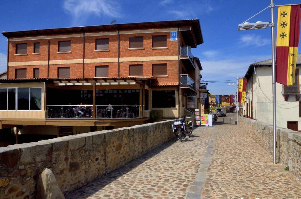 Hostal Don Suero De Quinones ออสปิตาล เด ออร์บีโก ภายนอก รูปภาพ